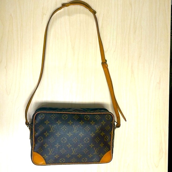 WOW POSHMARK Authentic Louis Vuitton GM Crossbody Bag = FESTIVAL & CONCERT TIME - Picture 10 of 15